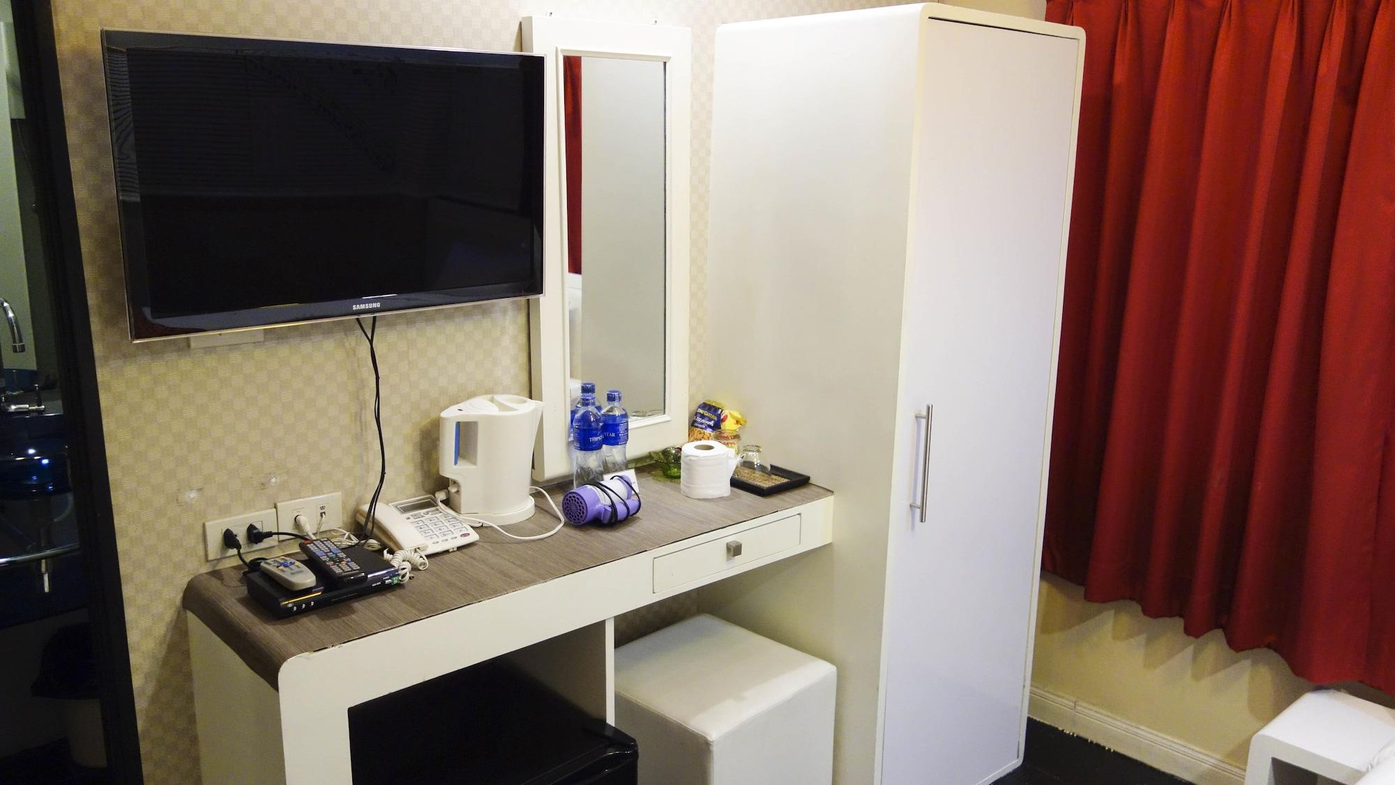 V30 Sukhumvit Hotel Bangkok Buitenkant foto