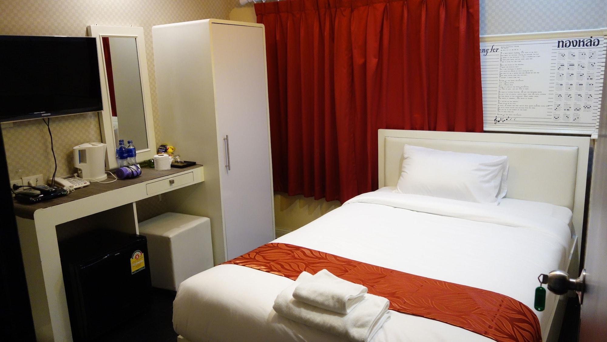 V30 Sukhumvit Hotel Bangkok Buitenkant foto