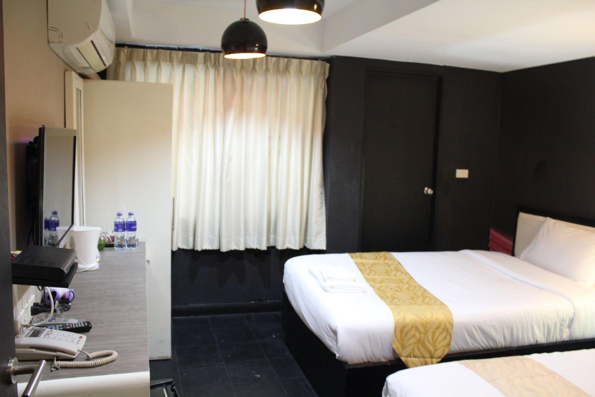 V30 Sukhumvit Hotel Bangkok Buitenkant foto