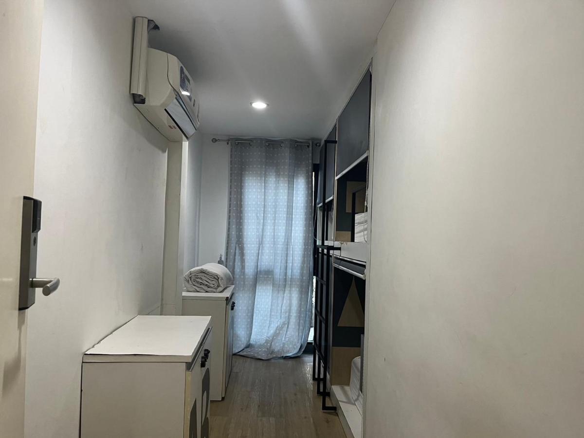 V30 Sukhumvit Hotel Bangkok Buitenkant foto