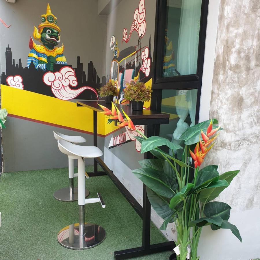 V30 Sukhumvit Hotel Bangkok Buitenkant foto