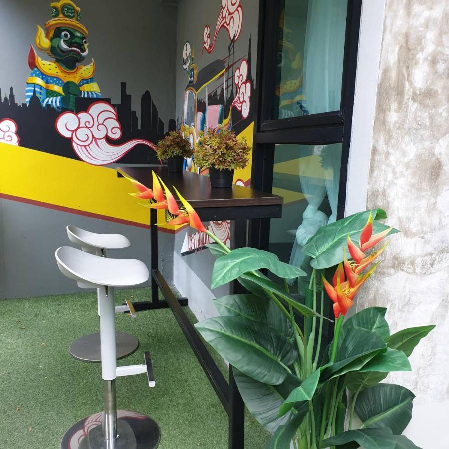 V30 Sukhumvit Hotel Bangkok Buitenkant foto