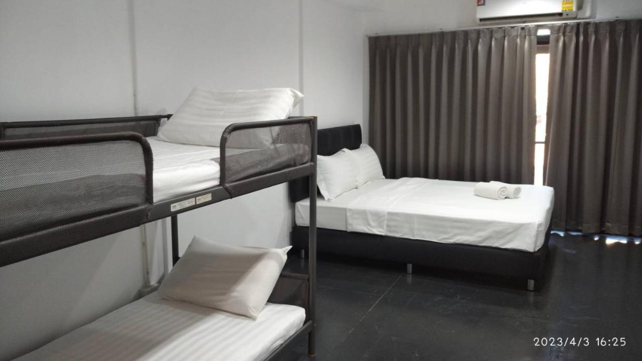 V30 Sukhumvit Hotel Bangkok Buitenkant foto
