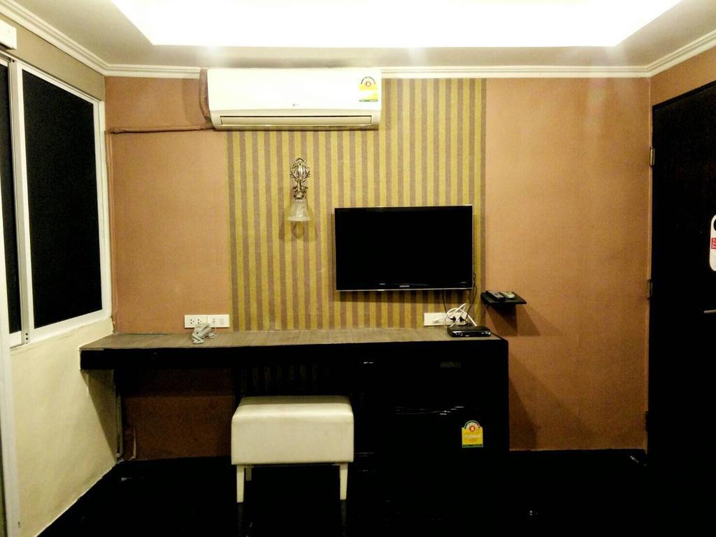 V30 Sukhumvit Hotel Bangkok Buitenkant foto