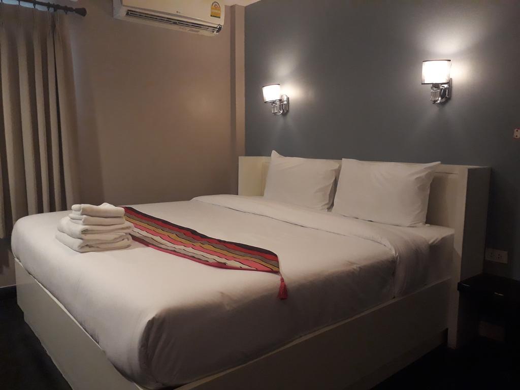 V30 Sukhumvit Hotel Bangkok Buitenkant foto