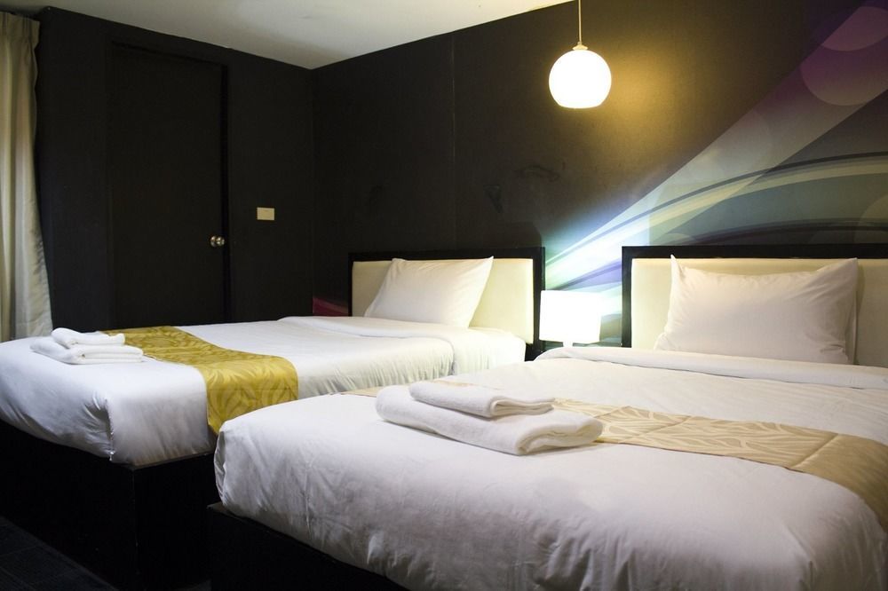 V30 Sukhumvit Hotel Bangkok Buitenkant foto